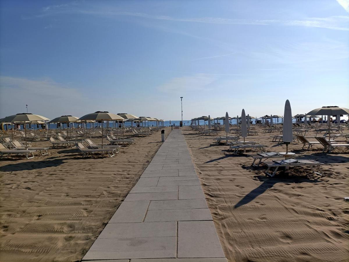Hotel Bed & Book Rimini Zewnętrze zdjęcie