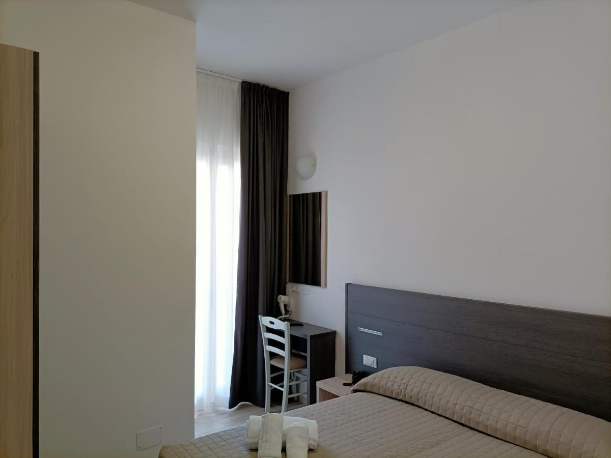 Hotel Bed & Book Rimini Zewnętrze zdjęcie