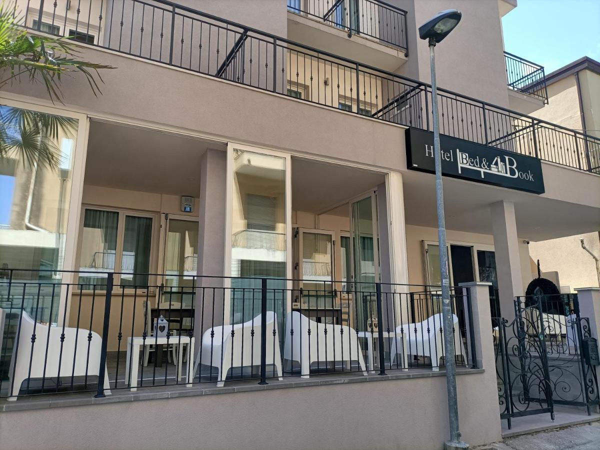 Hotel Bed & Book Rimini Zewnętrze zdjęcie
